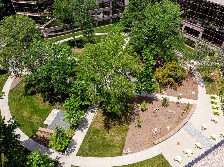 More Photos Of 800 Parc Pt, Alpharetta Unknown For Lease