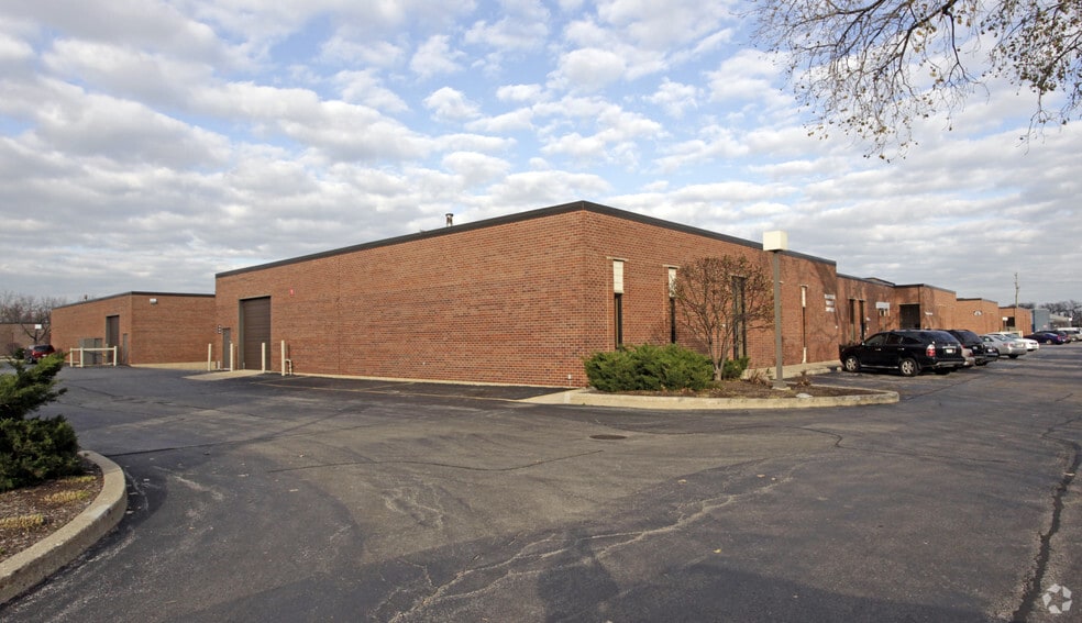 More Photos Of 5633-5675 W Howard St, Niles Warehouse For Lease