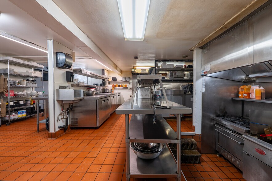 More Photos Of 127 S Broadway St, New Philadelphia Storefront Retail Office For Sale