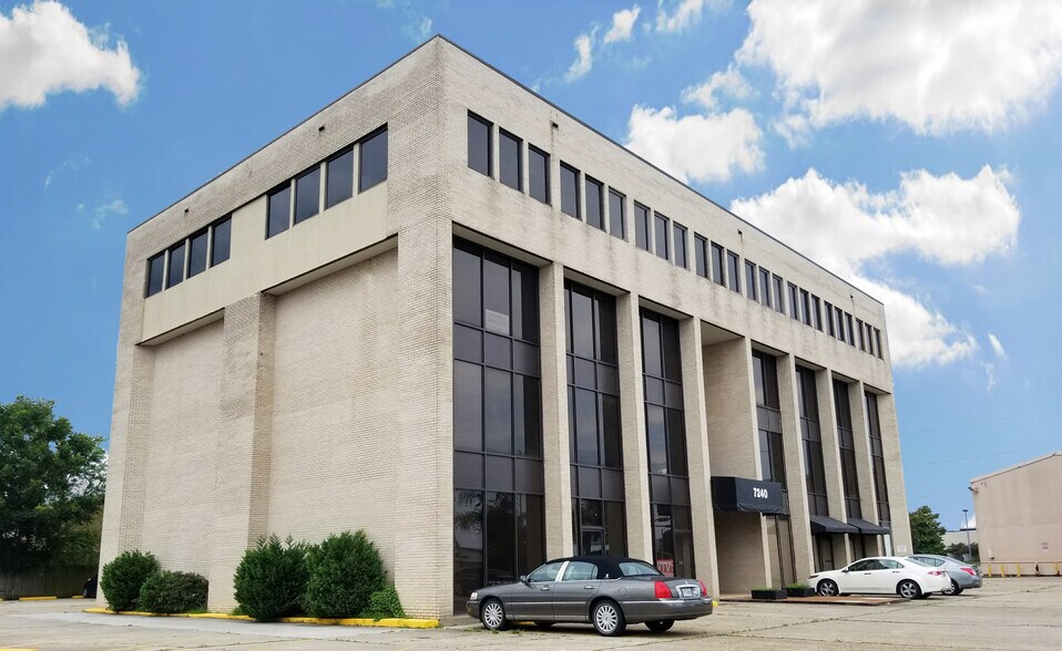 More Photos Of 7240 Crowder Blvd, New Orleans Medical For Lease