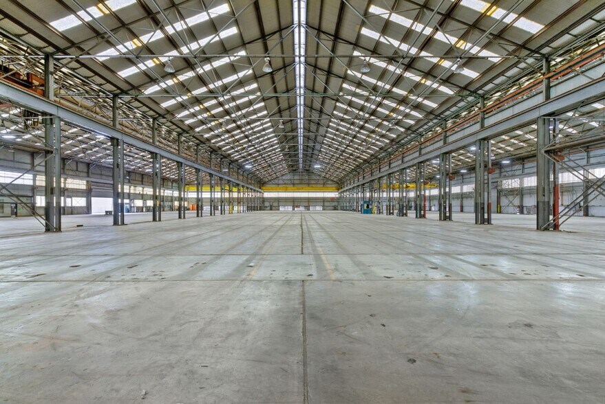 More Photos Of 5311 Clinton Dr, Houston Warehouse For Lease