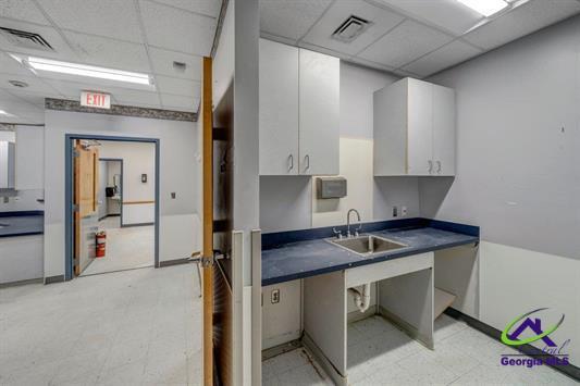 More Photos Of 114 Devaughn Ave, Montezuma Medical For Sale