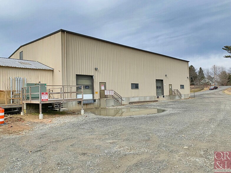 More Photos Of 351 New Whitfield St, Guilford Warehouse For Lease