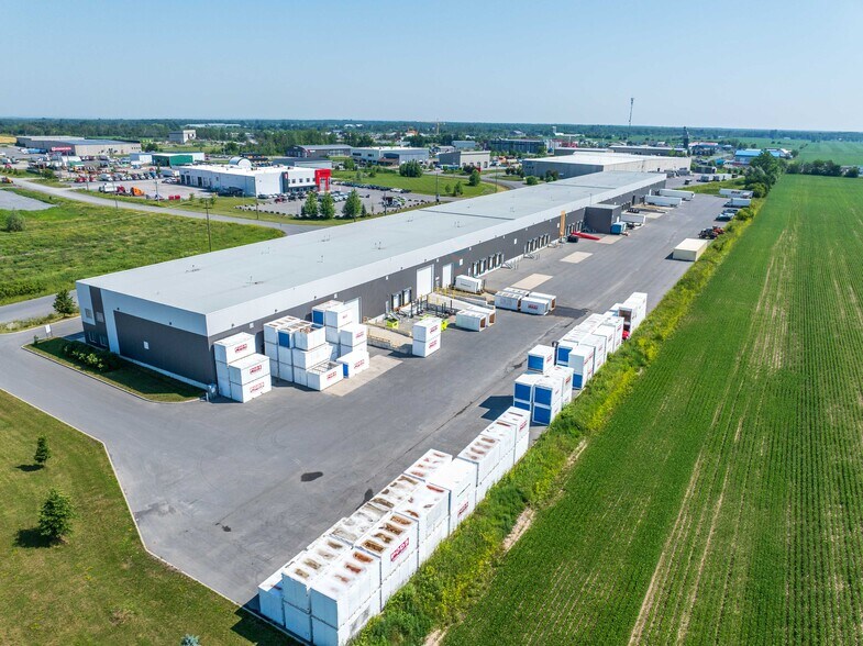 More Photos Of 379B Corduroy Rd, Ottawa Warehouse For Lease