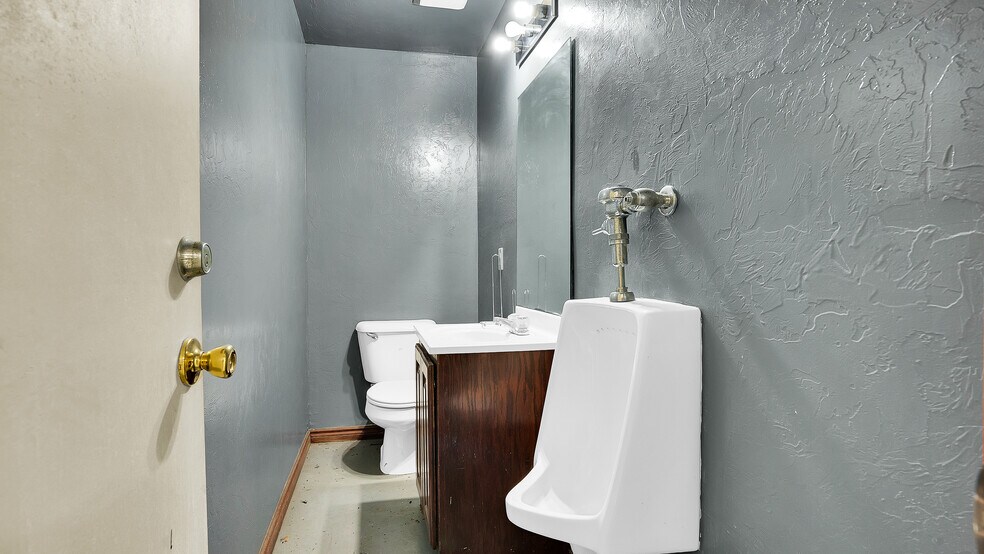 More Photos Of 2301 S Highway 77, Pauls Valley Industrial For Sale