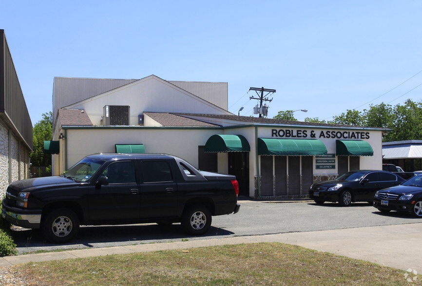 More Photos Of 5205 Airport Blvd, Austin Loft Creative Space For Lease