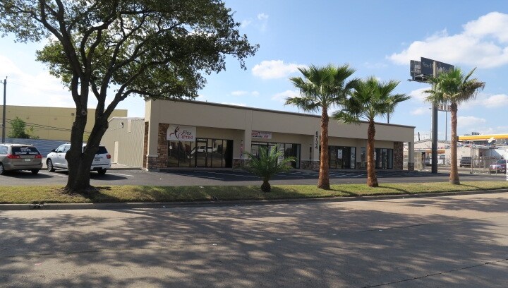 More Photos Of 6734 Larkwood Dr, Houston Freestanding For Lease