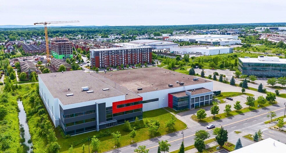 More Photos Of 3625 Av des Grandes-Tourelles, Boisbriand Manufacturing For Sale