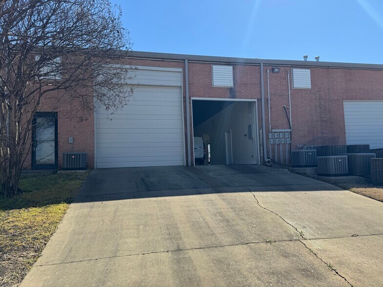 More Photos Of 5905 Scott Blvd, Horn Lake Light Distribution For Lease