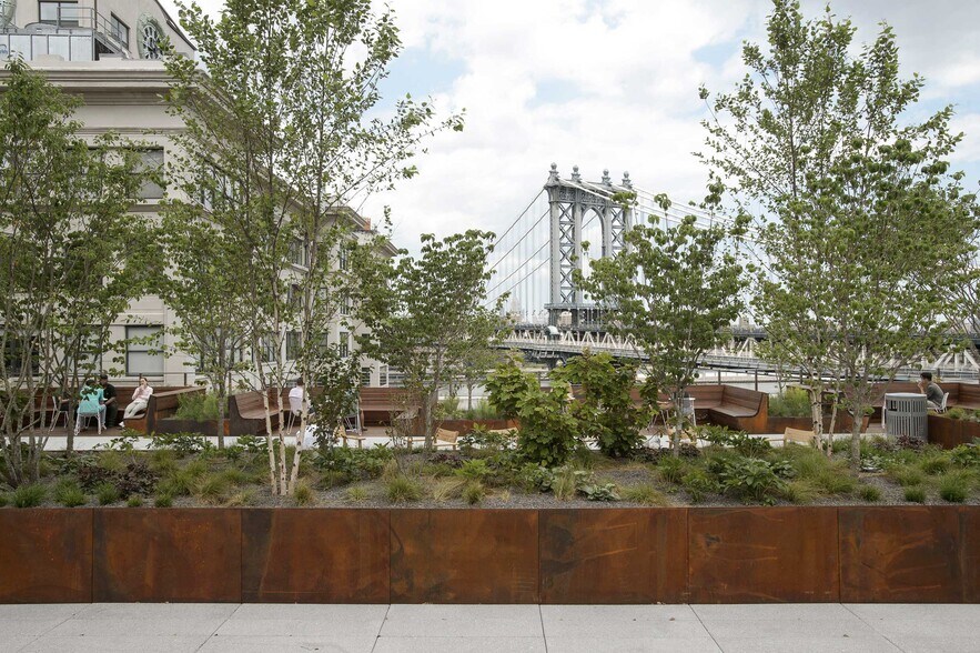 More Photos Of 45 Main St, Brooklyn Office For Lease