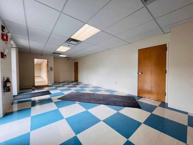 More Photos Of 190-200 Pleasant St, Rockland Manufacturing For Lease