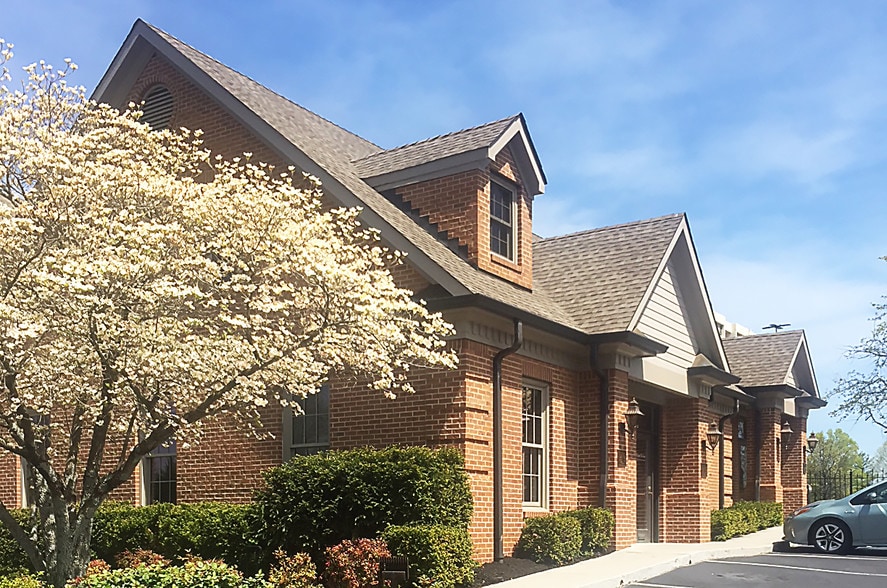 More Photos Of 300-304 Montvue Rd, Knoxville Office For Lease