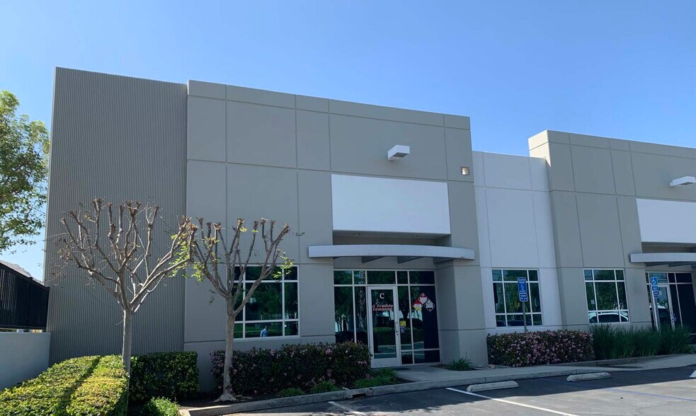More Photos Of 766 Palmyrita Ave, Riverside Distribution For Lease