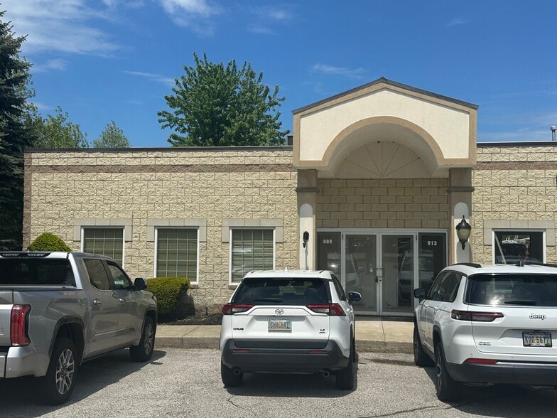 More Photos Of 909-915 Callendar Blvd, Painesville Light Manufacturing For Lease