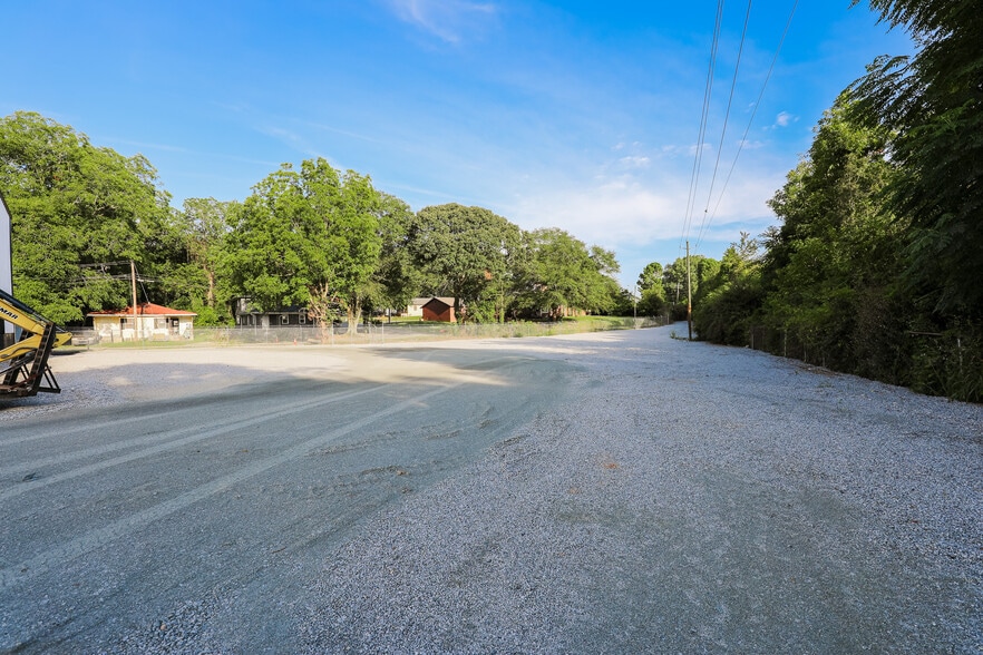 More Photos Of 5 Haynie St, Newnan Warehouse For Lease