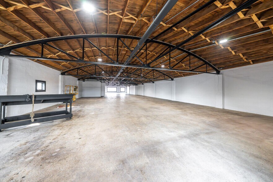 More Photos Of 846 Main St, Lake Geneva Storefront For Sale
