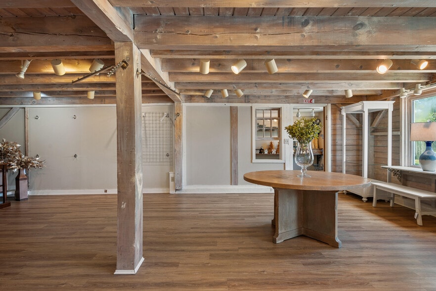 More Photos Of 2049 Post Rd, Wells Storefront Retail Office For Lease