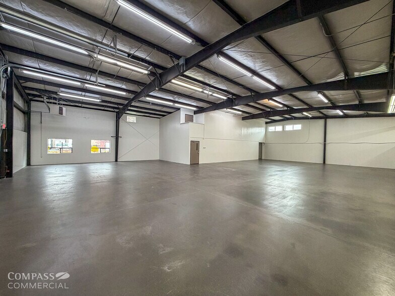 More Photos Of 850 NE 1st St, Bend Service For Lease