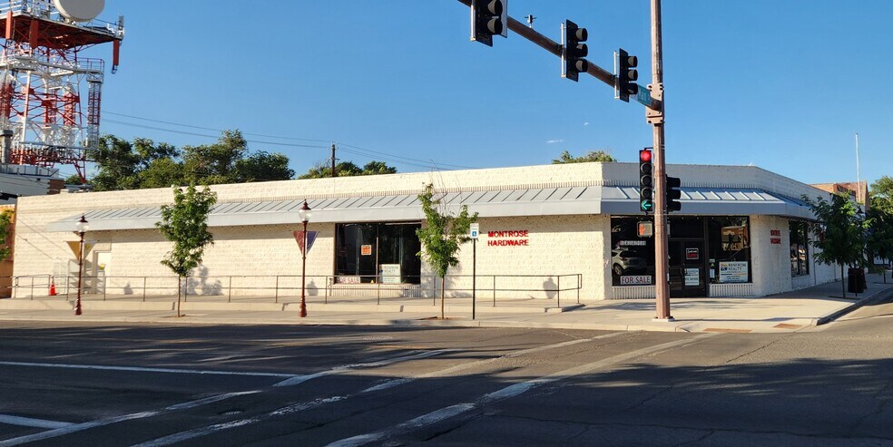 More Photos Of 601 E Main St, Montrose Freestanding For Sale