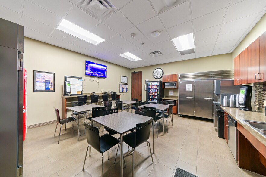 More Photos Of 3503 Paesanos Pky, San Antonio Office For Sale
