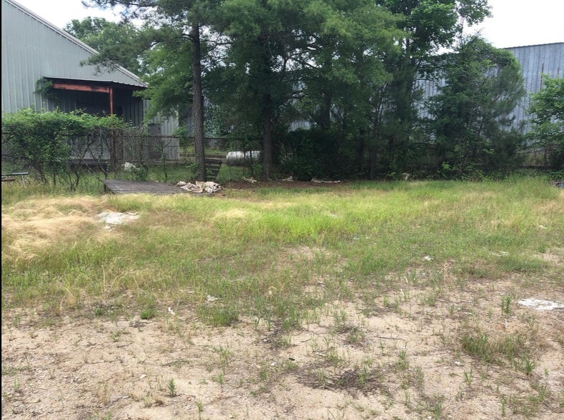 More Photos Of 251 Poe St, Fayetteville Warehouse For Lease