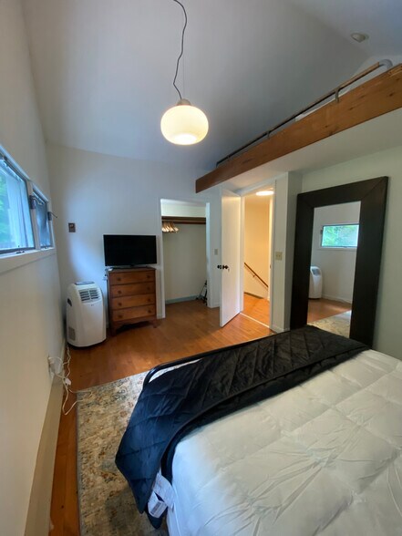 More Photos Of 53470 NY-30 Hwy, Roxbury Flex For Sale