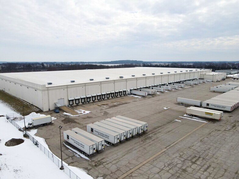 More Photos Of 33 Industrial Pky, La Porte Distribution For Lease
