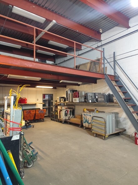 More Photos Of 218 52nd St, Brooklyn Warehouse For Lease