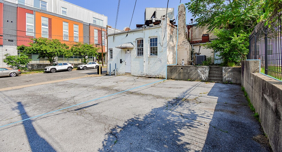 More Photos Of 3403 Perry St, Mount Rainier Office For Sale