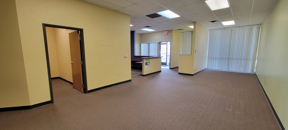More Photos Of 4100-4130 Wilder Rd, Bay City Storefront For Lease