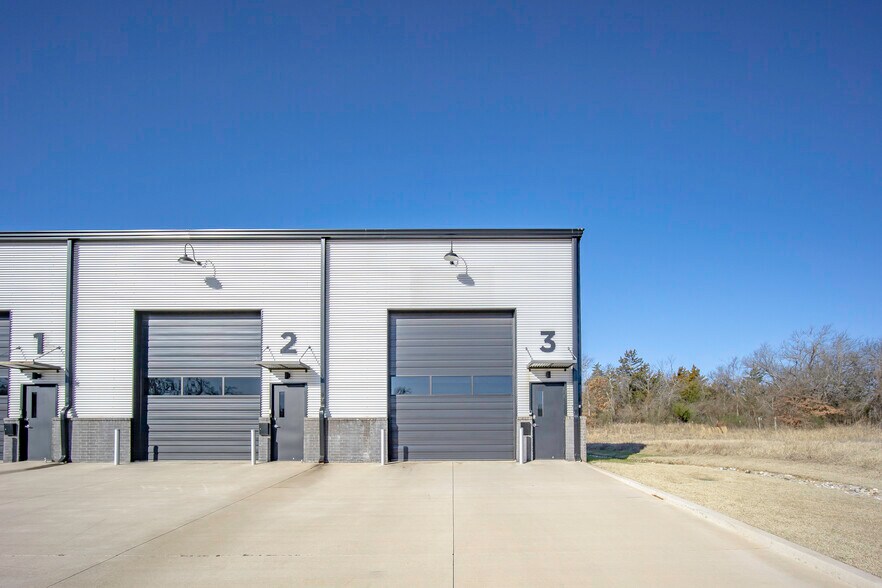 More Photos Of 6679 Prosper Rd, Edmond Showroom For Lease