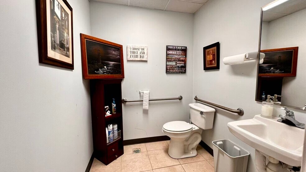 More Photos Of 1602-1670 W Airport Blvd, Sanford Unknown For Lease