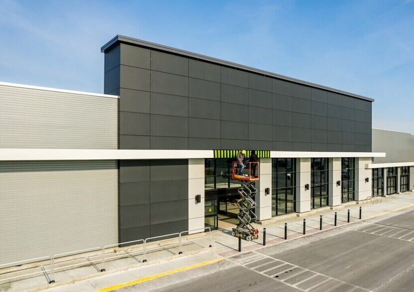 More Photos Of 29270-29350 Plymouth Rd, Livonia Freestanding For Lease