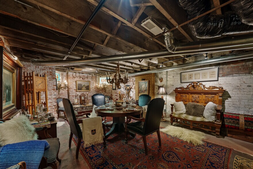 More Photos Of 809 Hall St, Saint Joseph Hospitality For Sale