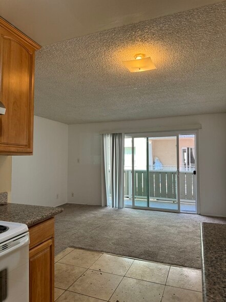 More Photos Of 2451 Middlefield Rd, Redwood City Apartments For Sale