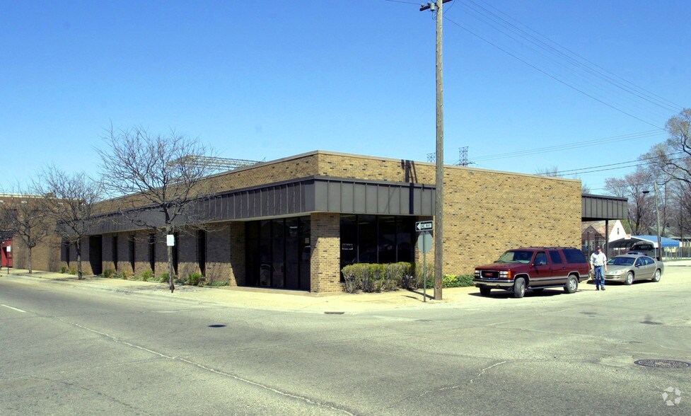 Primary Photo Of 2044 Peck St, Muskegon Warehouse For Sale