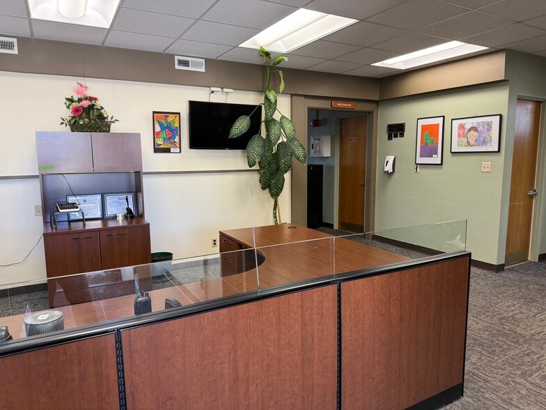 More Photos Of 1948 E Grand Ave, Laramie Office For Lease