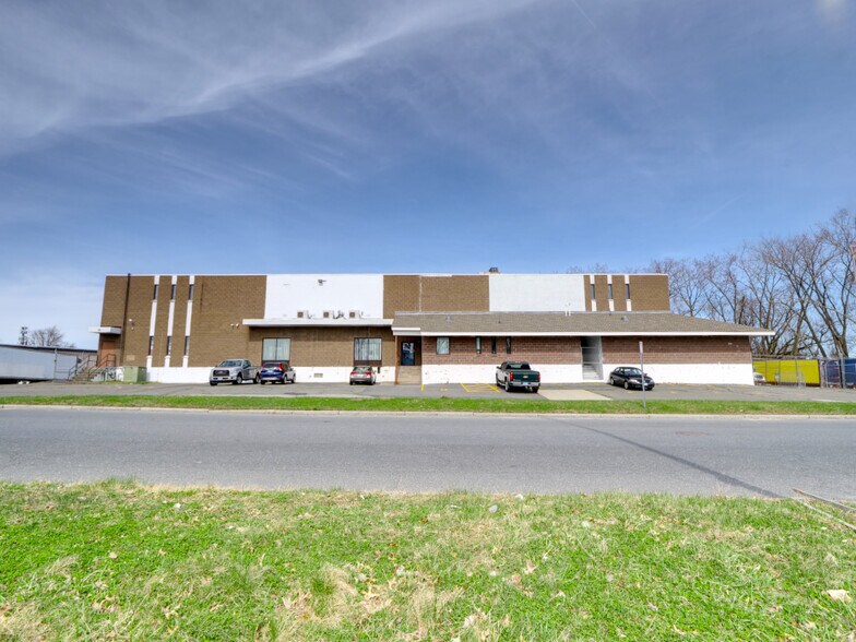 Primary Photo Of 55 Avocado St, Springfield Food Processing For Sale