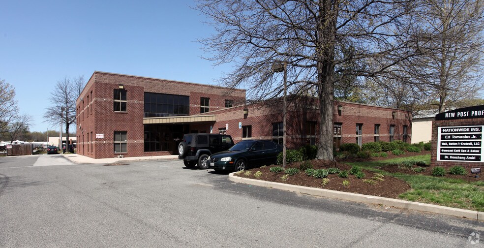 Primary Photo Of 2 Post Office Rd, Waldorf Medical For Lease