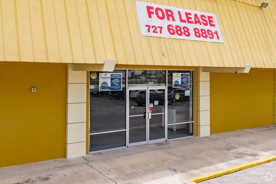 More Photos Of 5144-5158 US Highway 19, New Port Richey Storefront For Lease