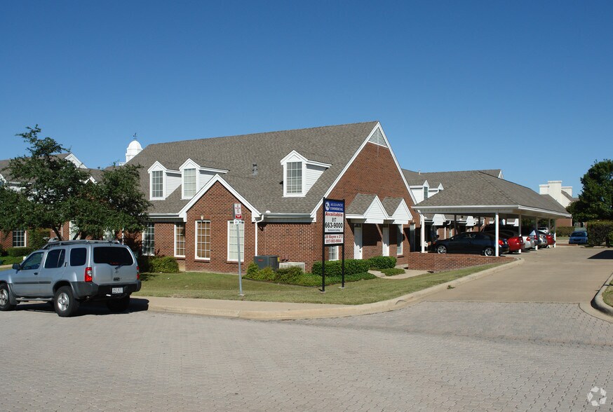 More Photos Of 951 York Dr, DeSoto Medical For Lease