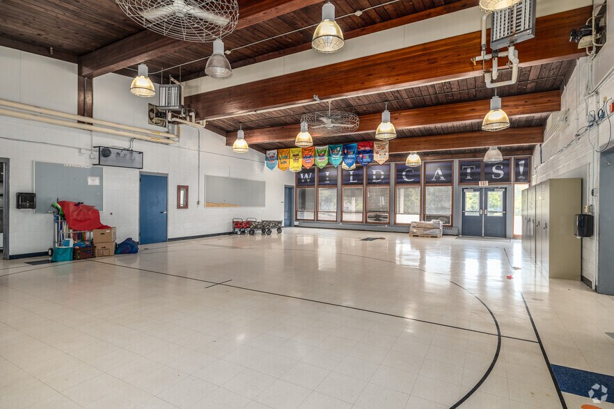 More Photos Of 1417 Route 179, Lambertville Schools For Lease