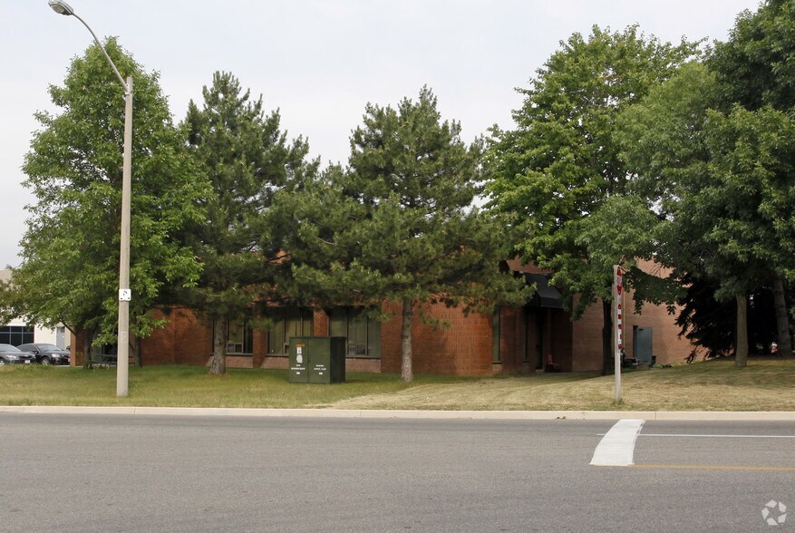 More Photos Of 175 Watline Ave, Mississauga Warehouse For Lease