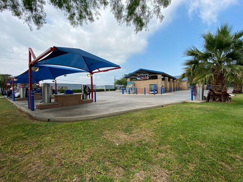 More Photos Of 2583 MacArthur Vw, San Antonio Carwash For Sale