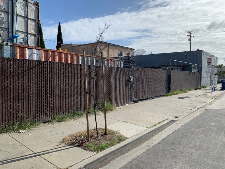 More Photos Of 1650 Santa Fe Ave, Long Beach General Retail For Sale