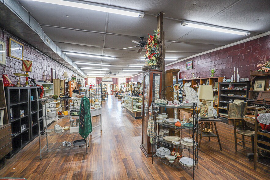 More Photos Of 210 Main St, Hazel Storefront For Sale
