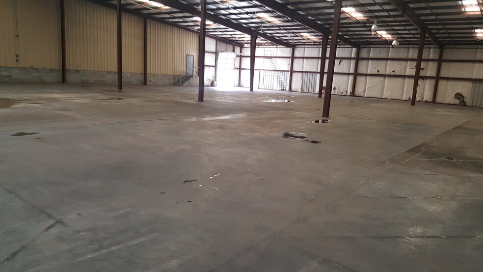 More Photos Of 6221 Monticello Rd, Columbia Warehouse For Lease