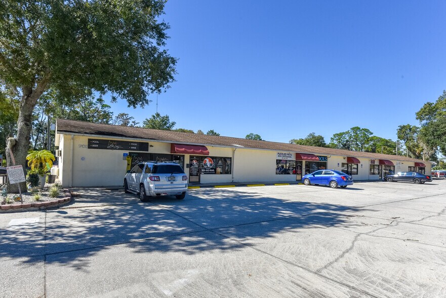 More Photos Of 703 S State St S, Bunnell General Retail For Sale