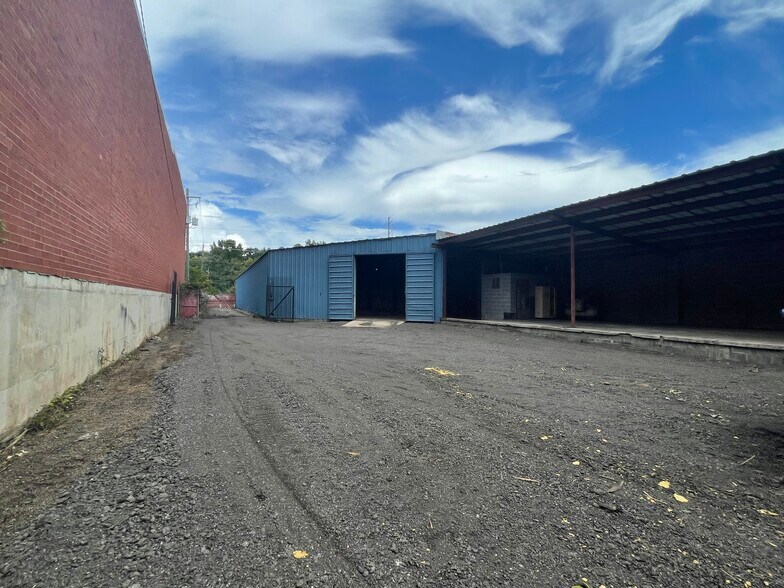 More Photos Of 1074 Martin Luther King Jr Blvd, Columbus Manufacturing For Lease