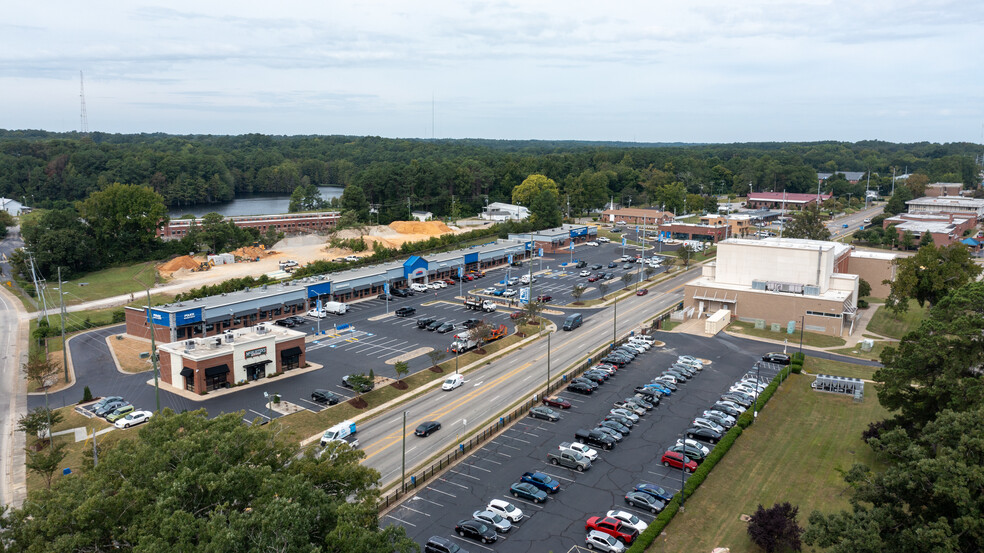 Primary Photo Of 1047 Murchison Rd, Fayetteville Unknown For Lease